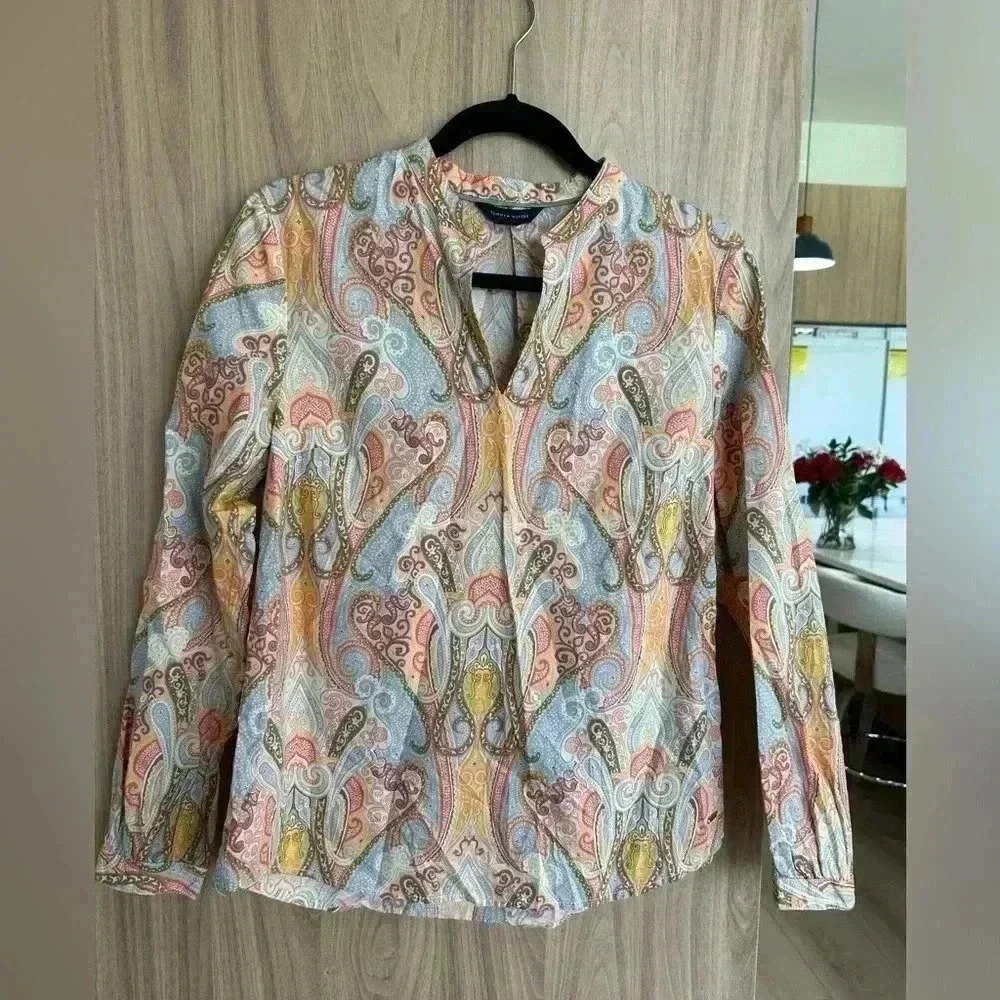 Tommy Hilfiger Womens Top Size M Pink Cotton Paisley V Neck Blouse Business